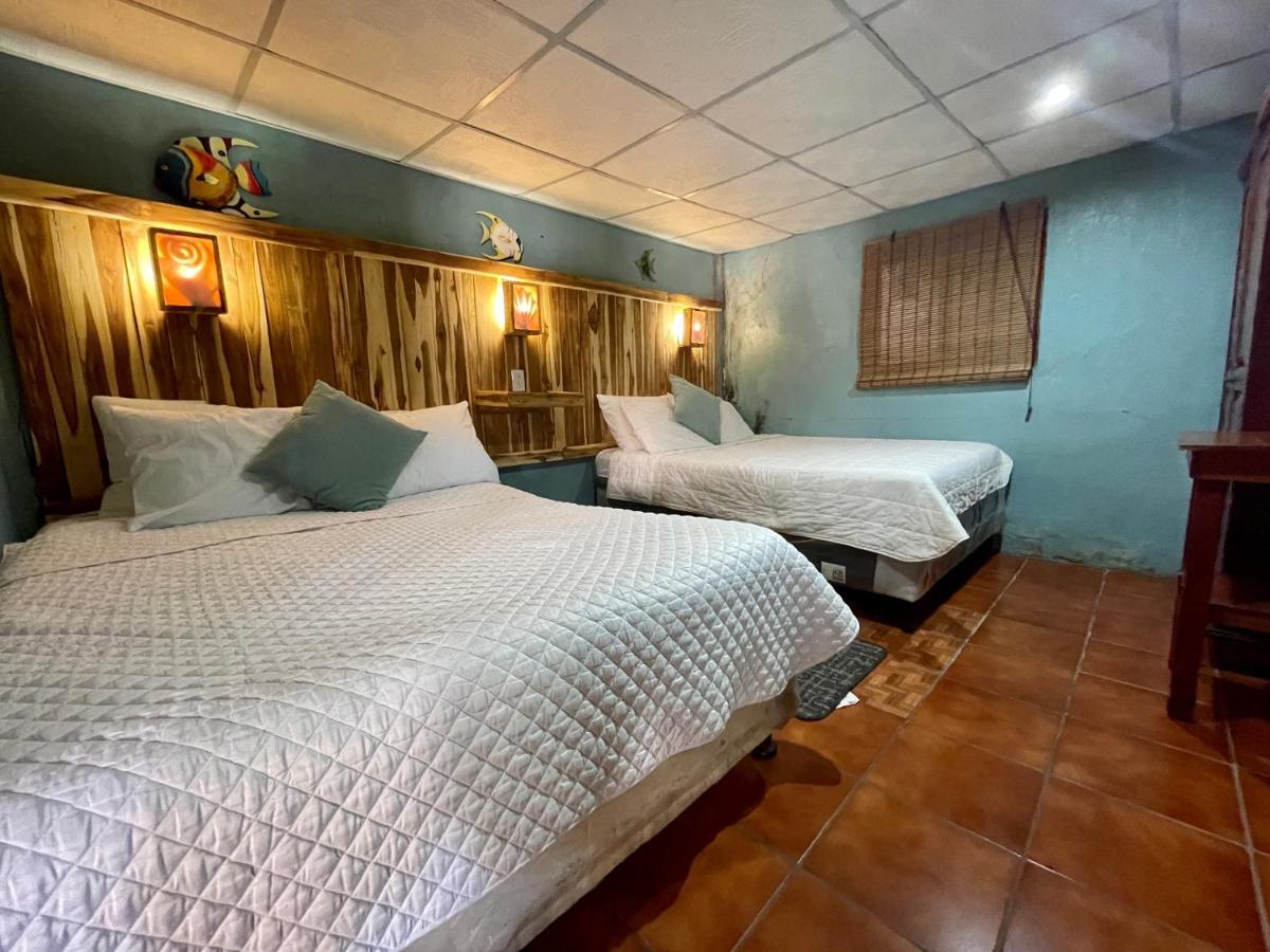 Johnnys Place Hotel Монтеррико Экстерьер фото