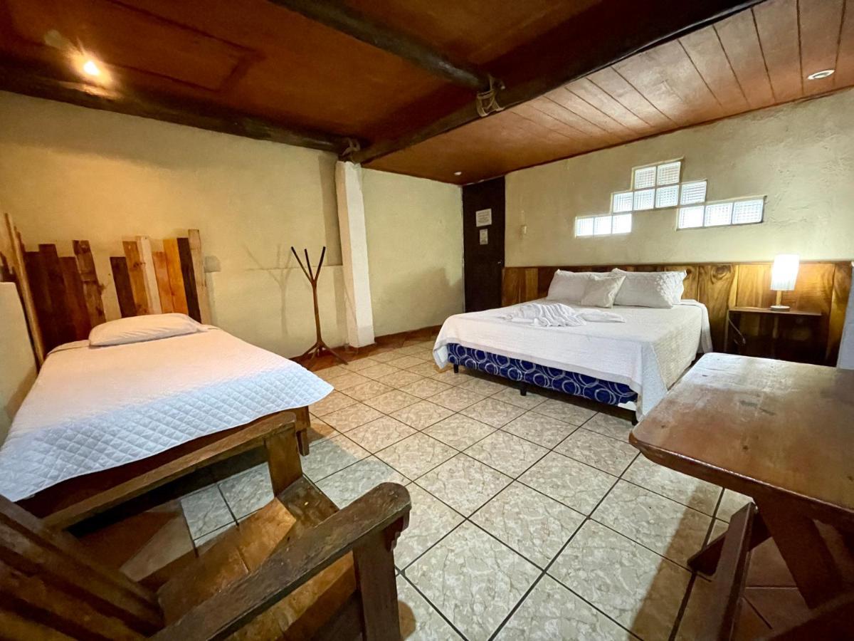Johnnys Place Hotel Монтеррико Экстерьер фото