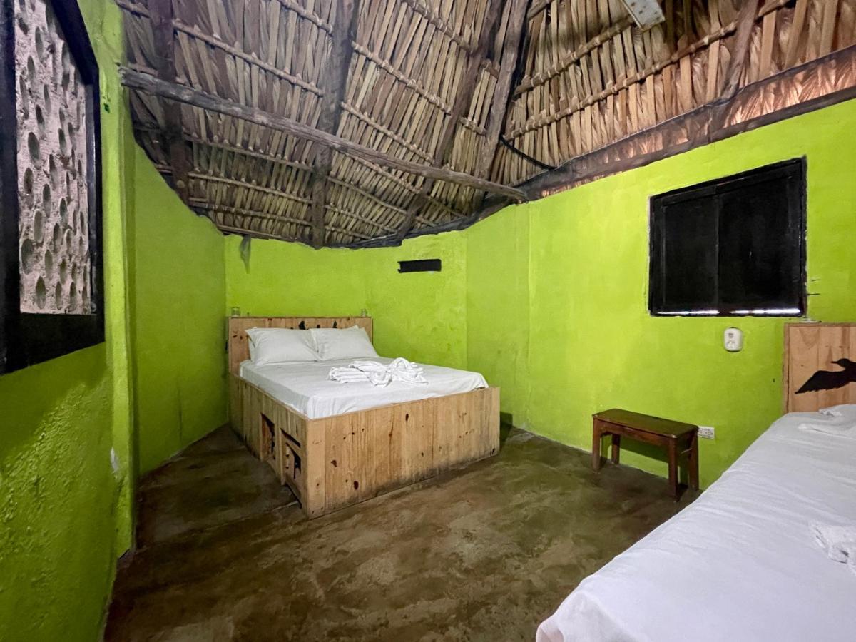 Johnnys Place Hotel Монтеррико Экстерьер фото
