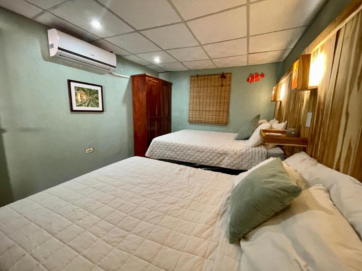 Johnnys Place Hotel Монтеррико Экстерьер фото