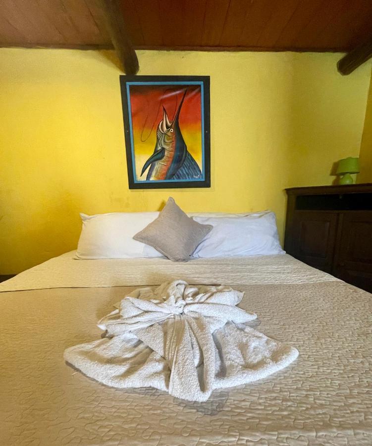 Johnnys Place Hotel Монтеррико Экстерьер фото