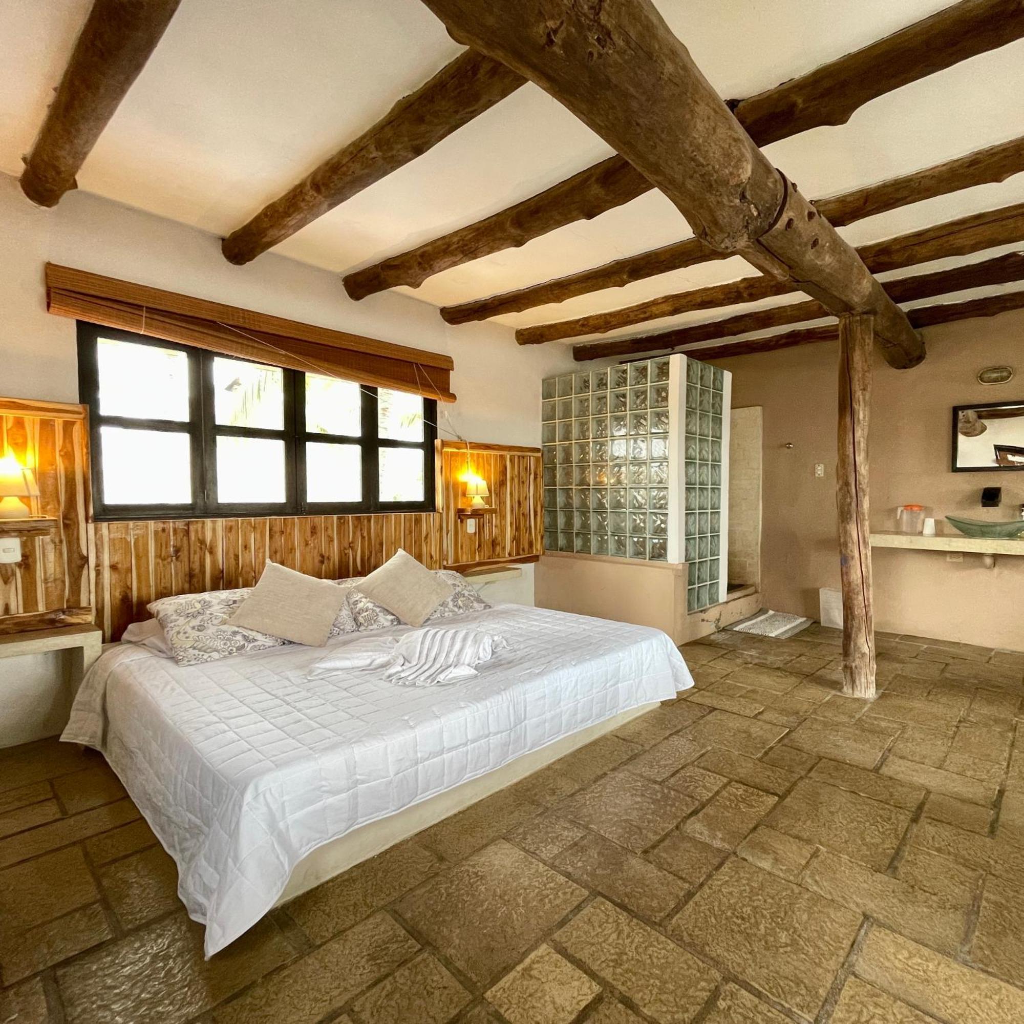 Johnnys Place Hotel Монтеррико Экстерьер фото