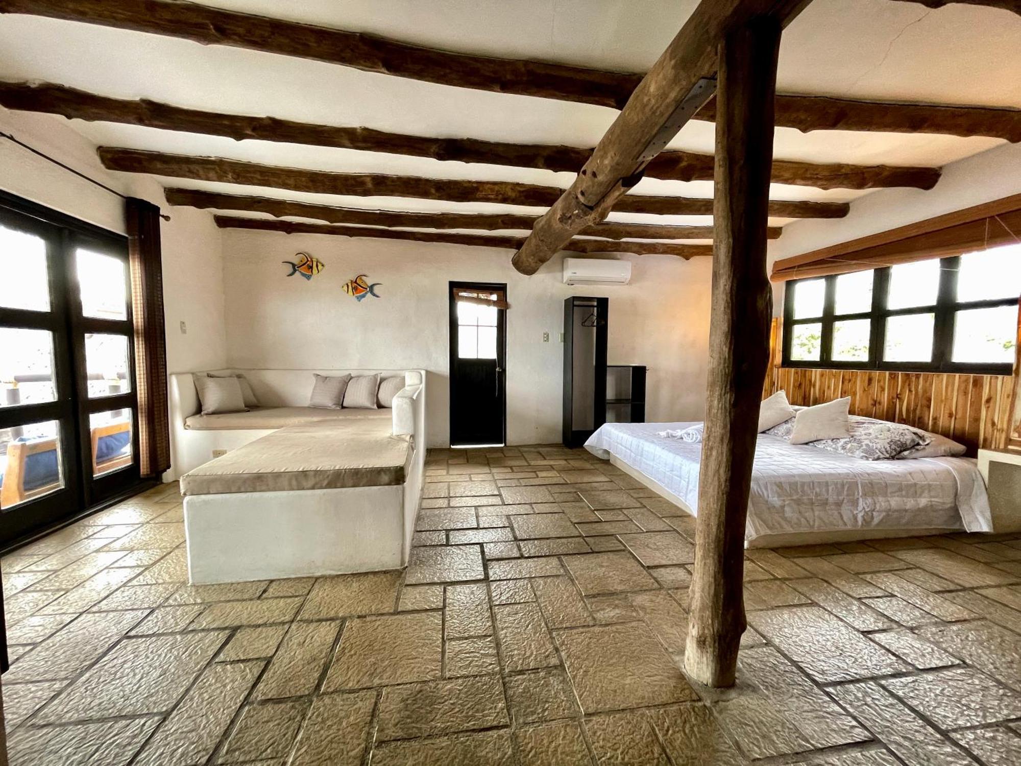 Johnnys Place Hotel Монтеррико Номер фото